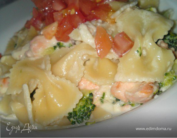 Фарфалле с семгой и брокколи