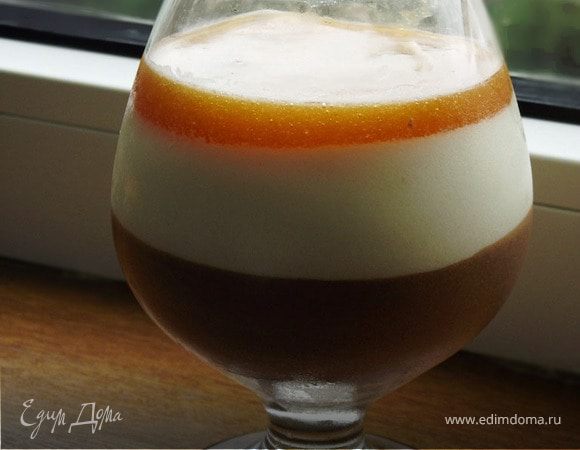 Шоколадный мусс с нежным сливочным кремом и абрикосовым желе Шоколадный мусс с нежным сливочным кремом и абрикосовым желе