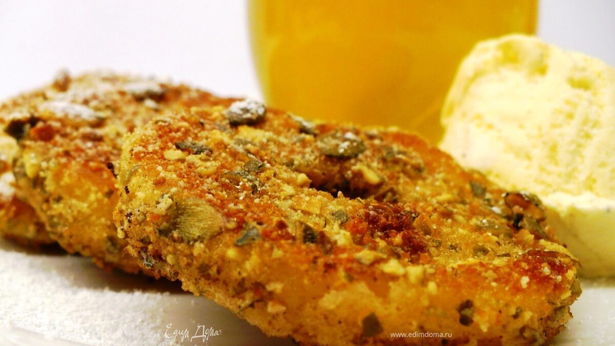 Хрустящие яблочные кольца с тыквенными семечками