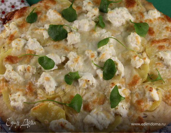 Пицца с картофелем, итальянскими сырами и розмарином Пицца с картофелем, итальянскими сырами и розмарином