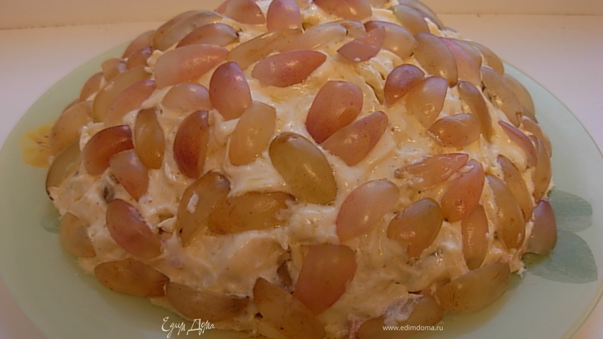 Салат с капустой и виноградом