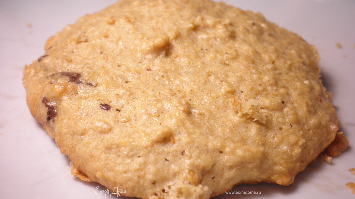 Овсяное печенье из сырых зерен с добавлением шоколада