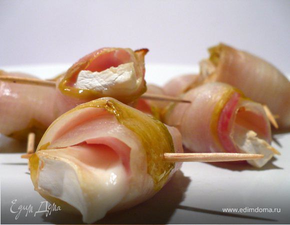 Рулетики из цикория с сырной начинкой