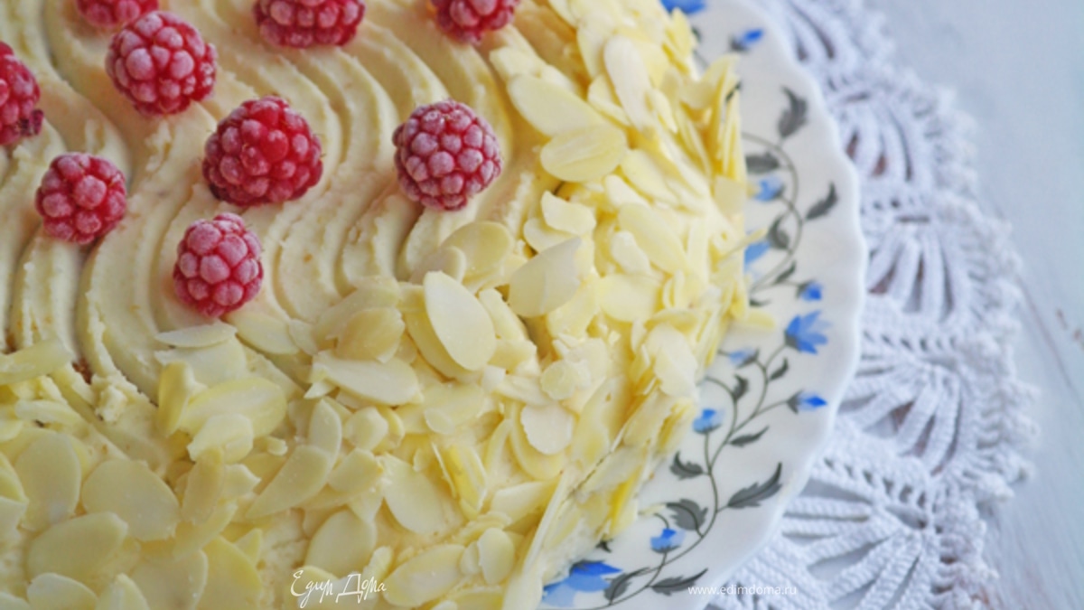 Торт из тыквы с кокосом и миндалем