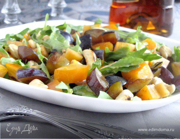 Салат с хурмой и сливами Салат с хурмой и сливами