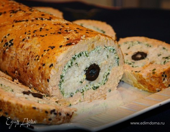 Трехслойный рыбный рулет с маслинами