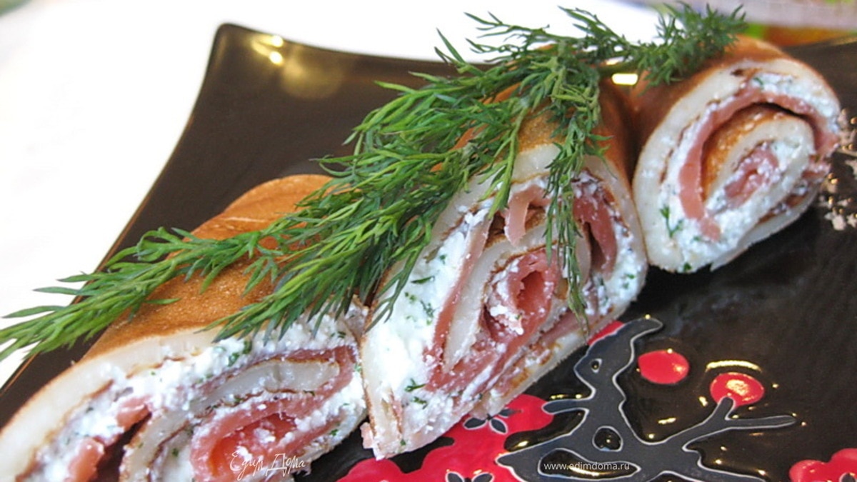 Рулеты с соленой семгой