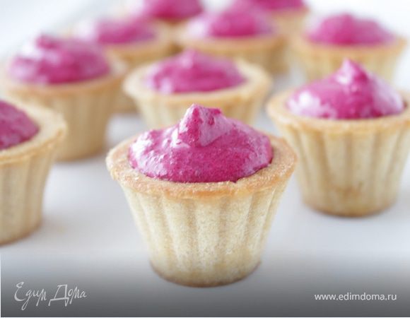 Тарталетки со свекольным муссом и сельдью