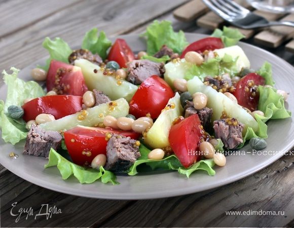 Салат с тунцом и белой фасолью