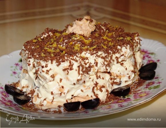 Меренговый торт с маскарпоне и виноградом