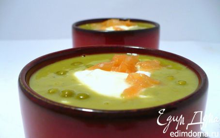 Рецепт Закусочный гороховый суп с копченым лососем и шапочкой из крем-фреша