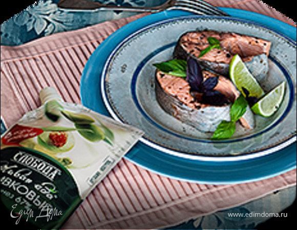 Холодный припущенный лосось под майонезом с травами Холодный припущенный лосось под майонезом с травами