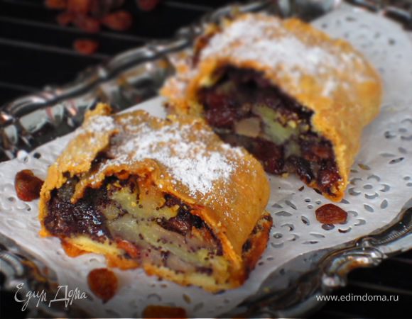 Штрудель с грушами, изюмом и маком Штрудель с грушами, изюмом и маком