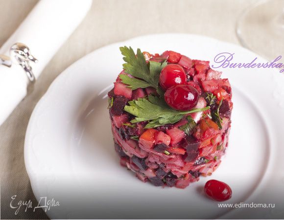 Винегрет из запеченных овощей с копченой курицей