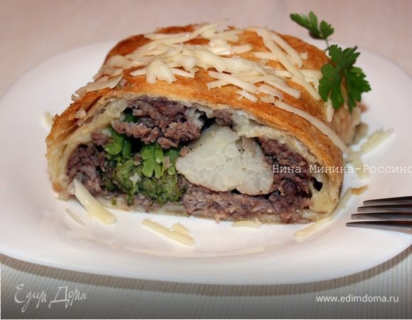 Рулет с мясным фаршем и овощами