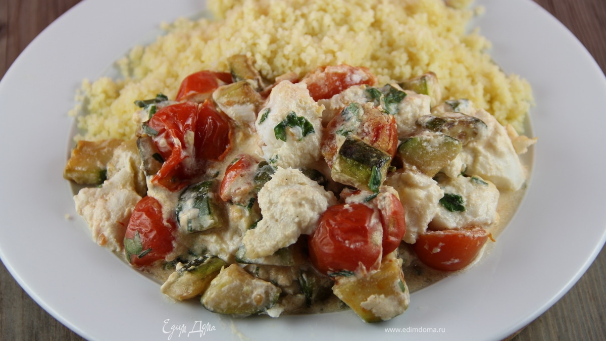 Рыба с цукини и помидорами черри