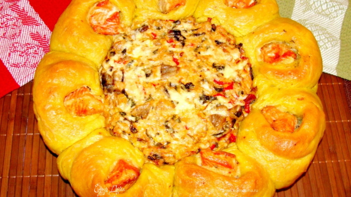 Любимый праздничный пирог с лососем "Цветок"