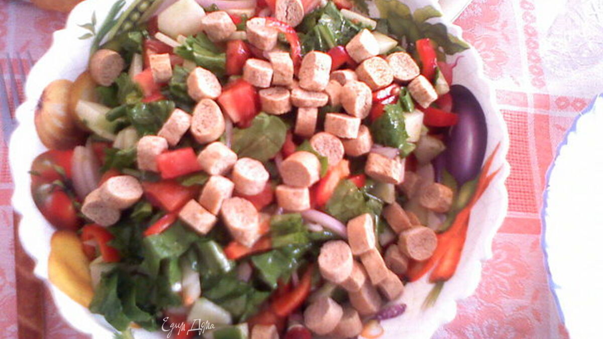 Салат с сухариками