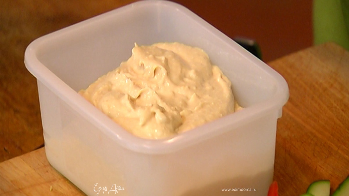 Овощи с лимонным хумусом