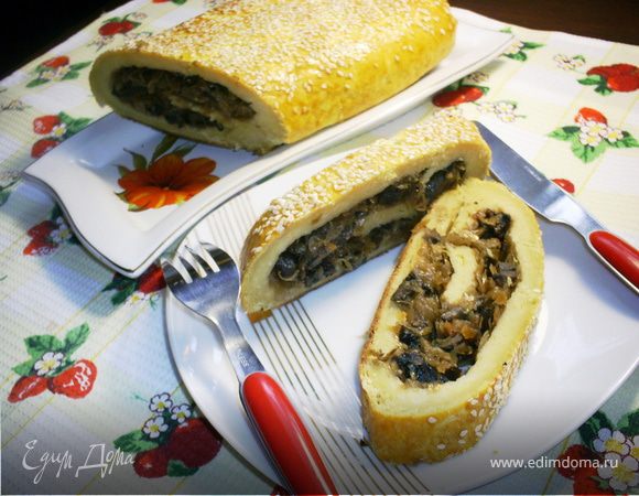 Картофельный рулет с шампиньонами и квашеной капустой Картофельный рулет с шампиньонами и квашеной капустой