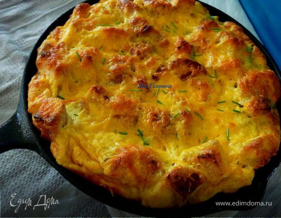 Фриттата с грибами, чеддером и тостами 