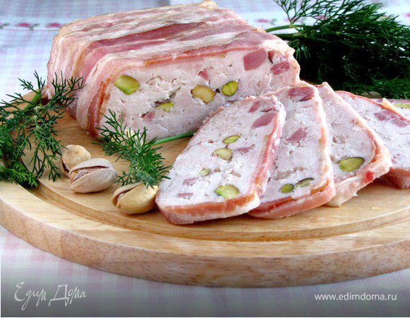 Куриный террин с ветчиной и фисташками Куриный террин с ветчиной и фисташками