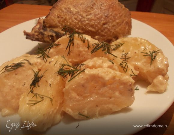 Утка с картофелем в сметане с чесноком