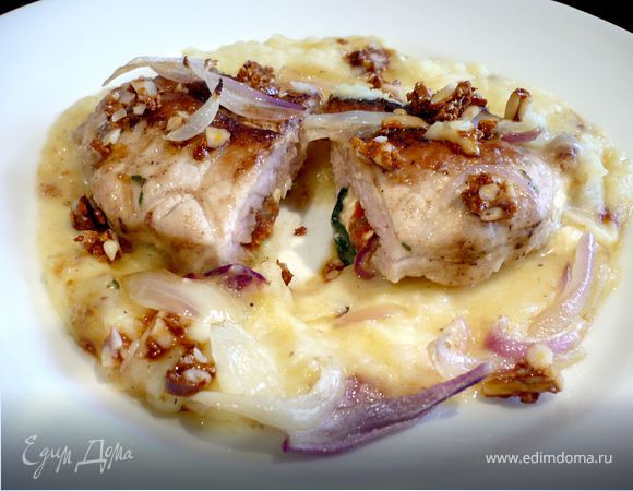 Фаршированные свиные отбивные под ореховой карамелью «Дружба народов» Фаршированные свиные отбивные под ореховой карамелью «Дружба народов»