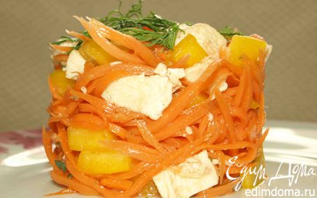 Рецепт Салат из острой моркови с куриной грудкой и сладким перцем