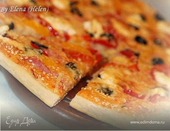 Пицца с ветчиной, перцем и творожным сыром