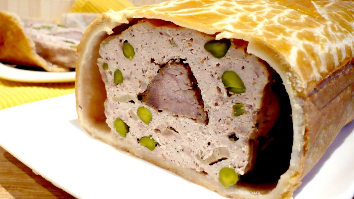 Пирог с телятиной, грибами и фисташками «карнавал» для всей команды «едим дома»