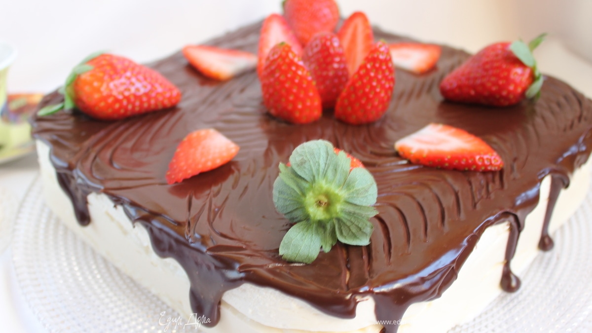 Торт "Птичье молоко" с начинкой