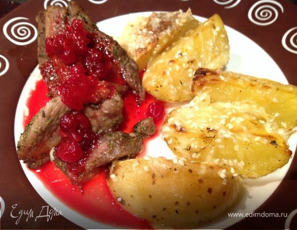 Праздничная индейка с клюквенным соусом