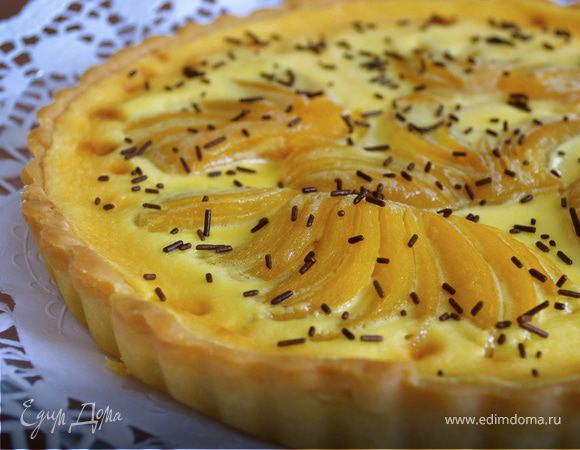 Шоколадно-сливочный тарт с фруктами