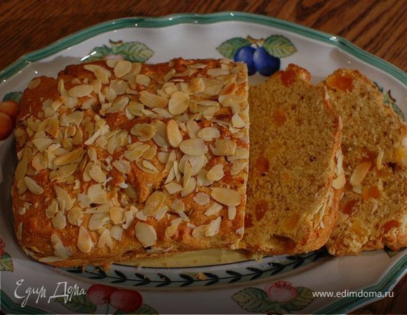 Миндальный кекс с курагой 