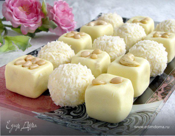 Конфеты "Барфи с кешью и кедровыми орешками" Конфеты "Барфи с кешью и кедровыми орешками"