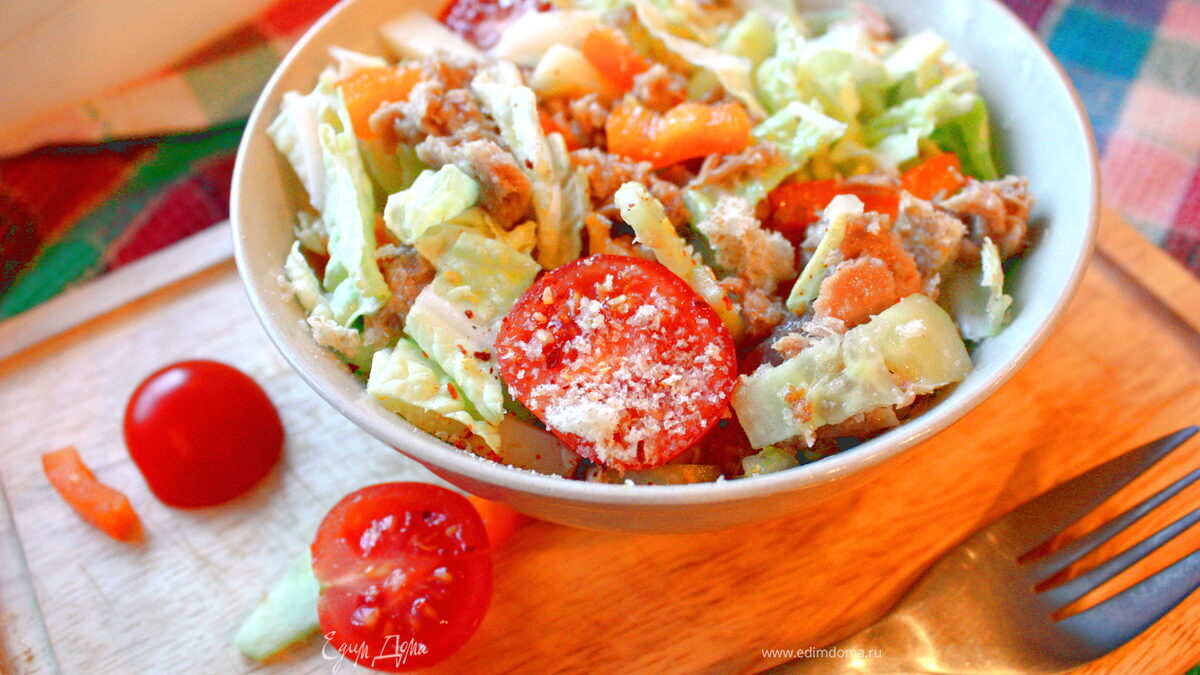 Салат с тунцом и овощами