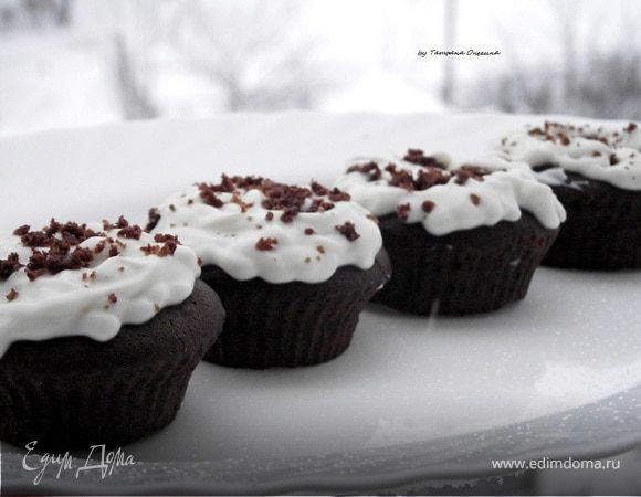 Шоколадные капкейки с кремом из сливочного сыра Шоколадные капкейки с кремом из сливочного сыра