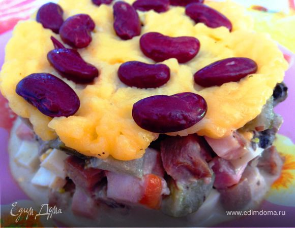 "Русский" салат с языком, грибами, ветчиной и красной фасолью "Русский" салат с языком, грибами, ветчиной и красной фасолью