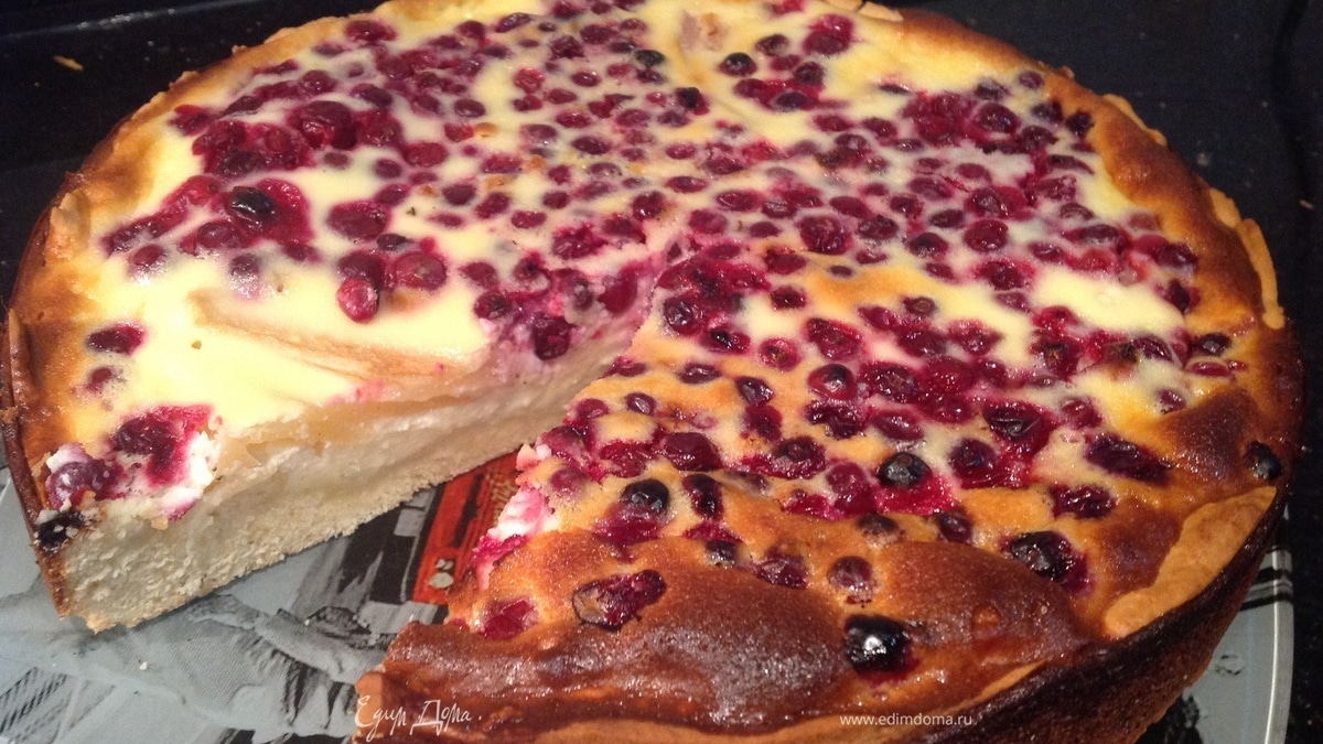 Пирог с грушей и клюквой