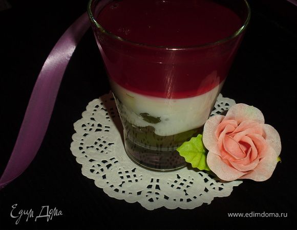 Двуслойное желе с виноградом