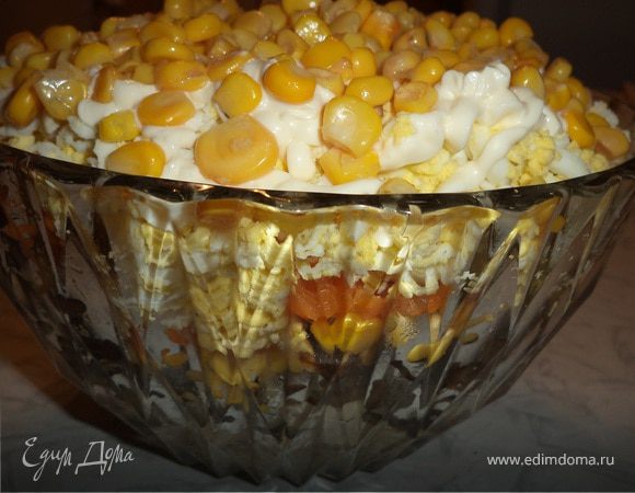 Салат "Праздничный" с черносливом, курицей и грибами Салат "Праздничный" с черносливом, курицей и грибами