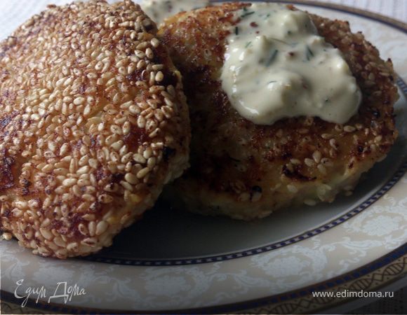 Котлеты из кальмаров в кунжутной панировке