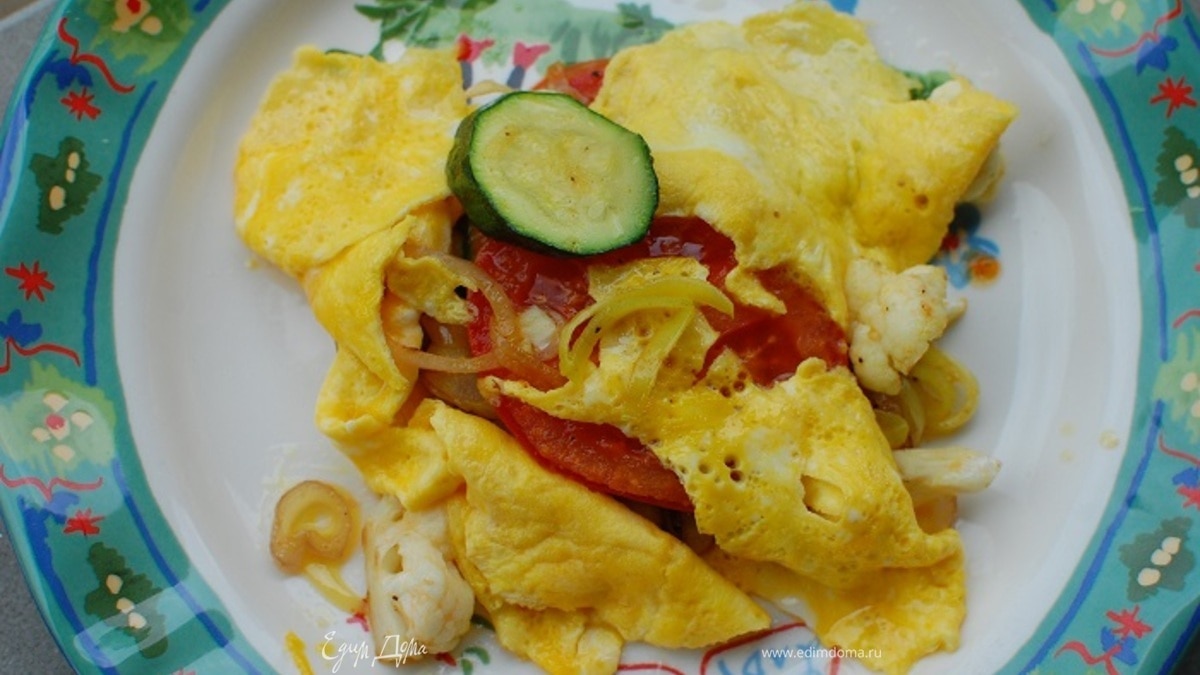 Яичные кружева на овощах