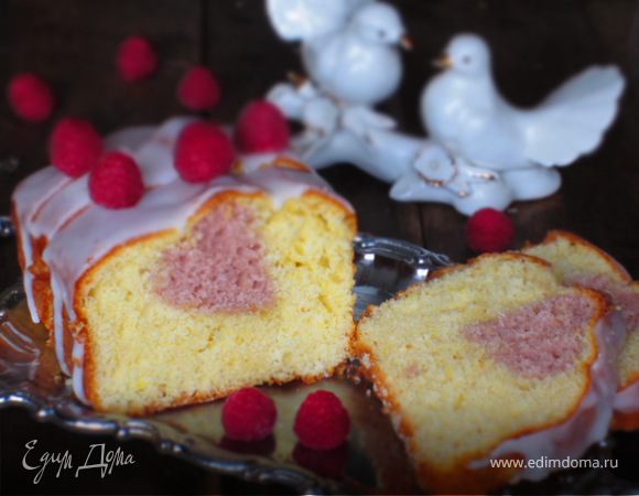 Кекс с малиновым сердечком