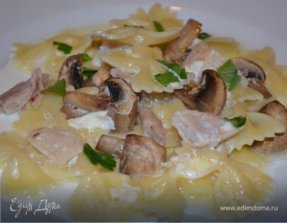 Паста с филе кролика и шампиньонами в сливочном соусе Паста с филе кролика и шампиньонами в сливочном соусе