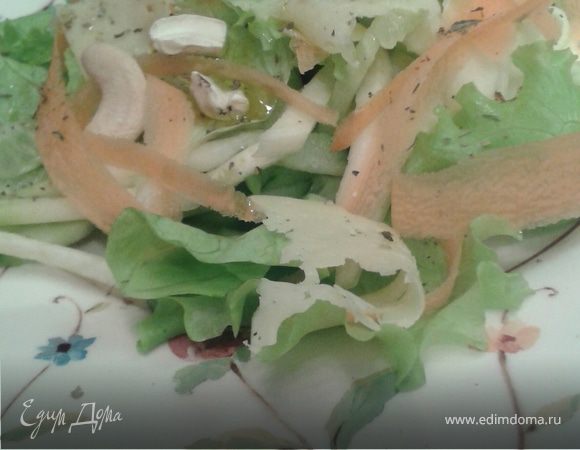 Салат "Легкий" из свежего огурца и цукини Салат "Легкий" из свежего огурца и цукини