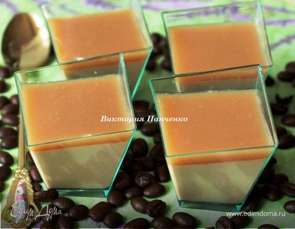 Кофейно-ромовая панна котта с соусом Тоффи