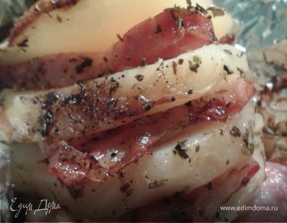 Картофель, запеченный с беконом
