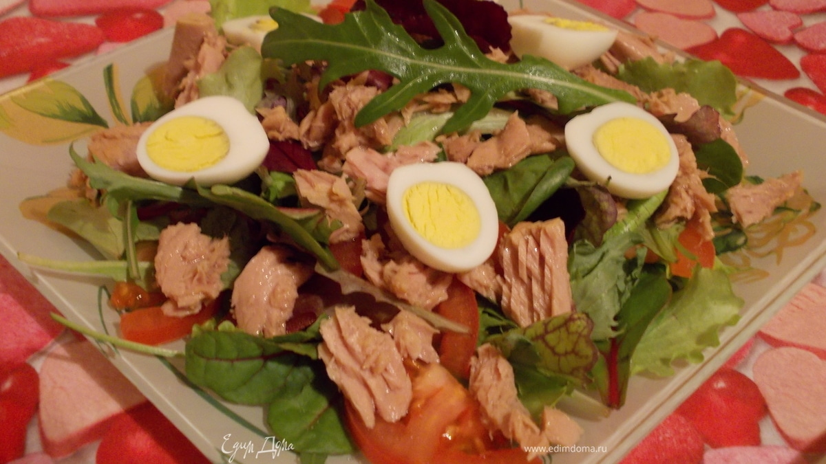 Простой салат с тунцом